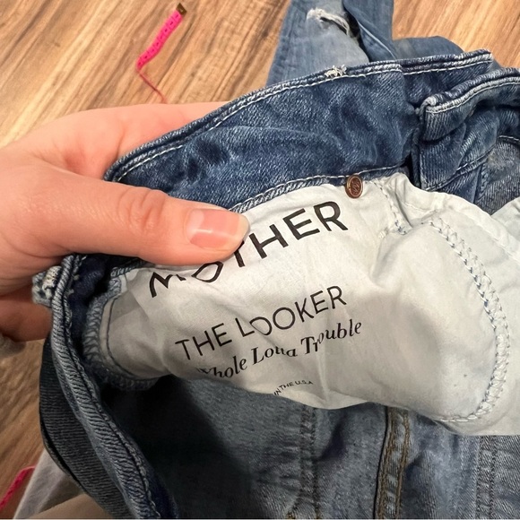 MOTHER The Looker Jeans in Whole Lotta Trouble - Picture 7 of 8